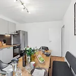 Premium Quartier One - Ideal Fuer Familien & Teams, 5 Zimmer, 2 Parkplaetze Appartement Halle (Saale)