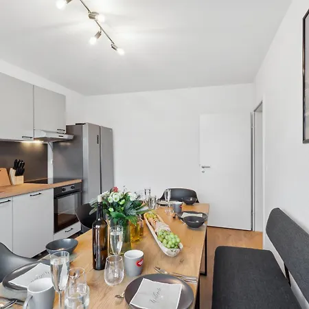 Premium Quartier One - Ideal Fuer Familien & Teams, 5 Zimmer, 2 Parkplaetze Appartement Halle (Saale)