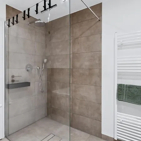 Halles Premium Quartier - One - Mit 5 Für Familien&gruppen, 2 Parkplätze Apartamento