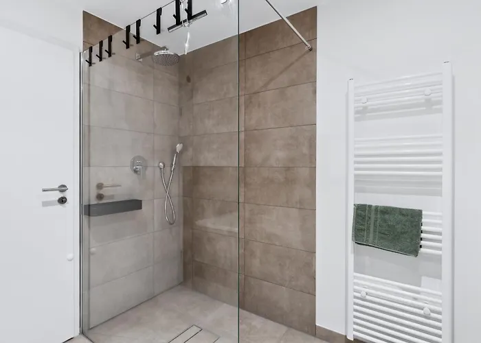 Premium Quartier One - Ideal Fuer Familien & Teams, 5 Zimmer, 2 Parkplaetze Appartement